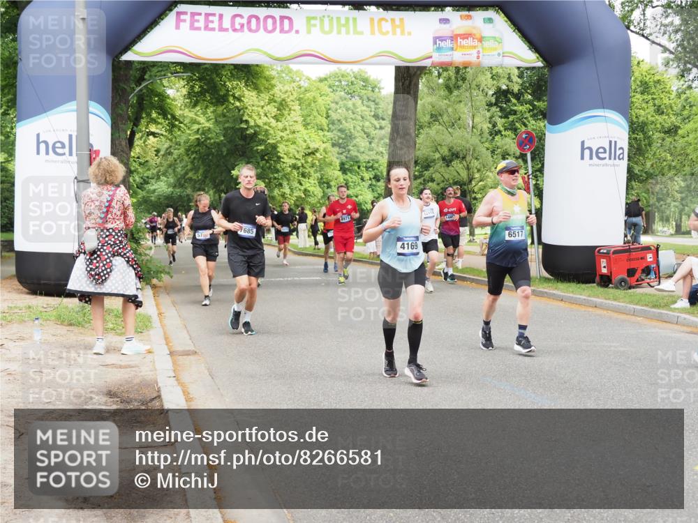 29.06.2025 - hella hamburg halbmarathon MichiJ http://msf.ph/oto/8266581 29.06.2025 10:54:39 Zwischen KM18-KM19 1079, 1367, 4169, 5762, 6517, 11088, 15945, 16824, 17062 meine-sportfotos.de