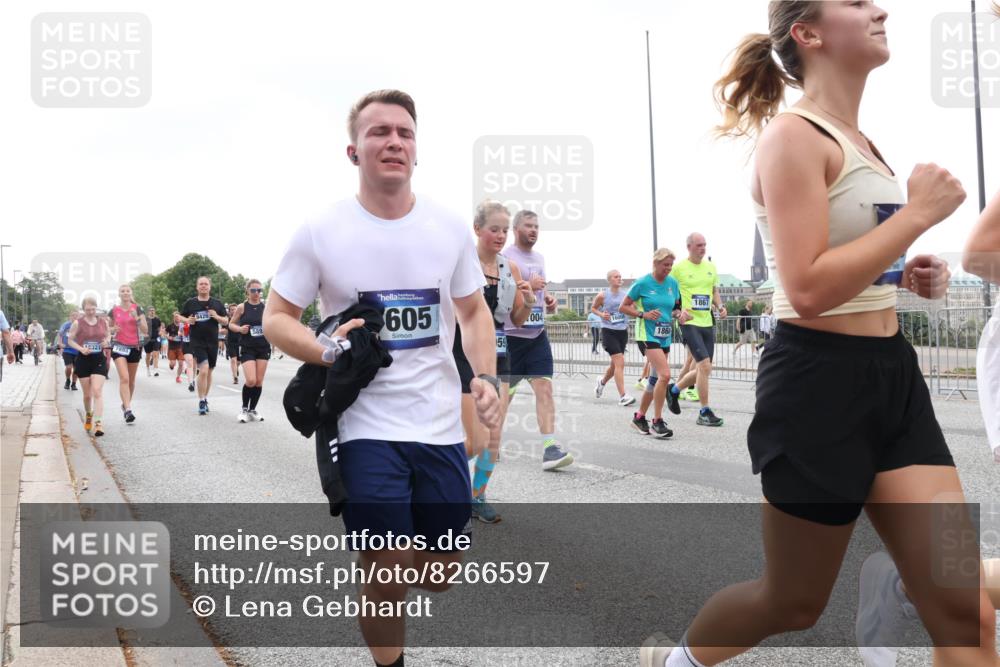 29.06.2025 - hella hamburg halbmarathon Lena Gebhardt http://msf.ph/oto/8266597 29.06.2025 10:46:13 Lombardsbrücke 1004, 1100, 1104, 1421, 1426, 1429, 1465, 1532, 1555, 1608, 1837, 1854, 1867, 1868, 1983, 2398, 2423, 2500, 2522, 2697, 2773, 2813, 2917, 2951, 2954, 2965, 3410, 4104, 4119, 4223, 4317, 4448, 4572, 5635, 5697, 5703, 5769, 5770, 5854, 5892, 6068, 6133, 6333, 6392, 6623, 7268, 7303, 7356, 7364, 7368, 7374, 7605, 7894, 7960, 7983, 8047, 8700, 9120, 9121, 9129, 9337, 9426, 9445, 10153, 10327, 10329, 10367, 10511, 11358, 11361, 11876, 11910, 12298, 12333, 12507, 12522 meine-sportfotos.de