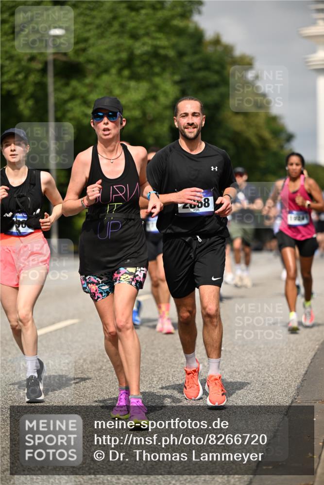 29.06.2025 - hella hamburg halbmarathon Dr. Thomas Lammeyer http://msf.ph/oto/8266720 29.06.2025 10:14:56 Kennedybrücke 1548, 1781, 2868, 4287, 5182, 5440, 5653, 5806, 8171, 8561, 8807, 8810, 10196, 11149 meine-sportfotos.de