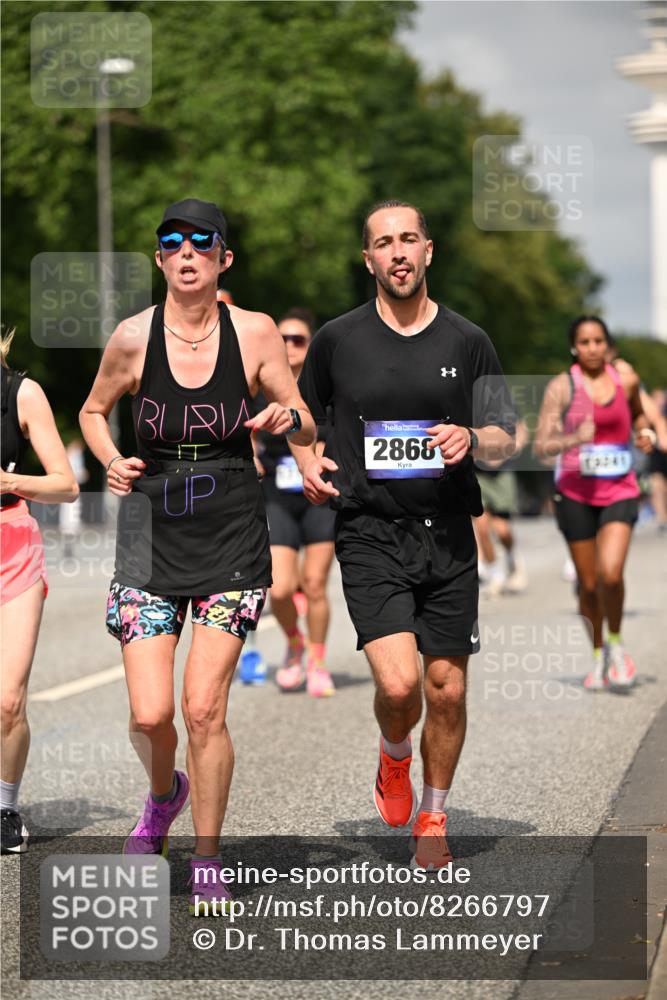 29.06.2025 - hella hamburg halbmarathon Dr. Thomas Lammeyer http://msf.ph/oto/8266797 29.06.2025 10:14:56 Kennedybrücke 1548, 1781, 2868, 4287, 5182, 5440, 5653, 5806, 8171, 8561, 8807, 8810, 10196, 11149 meine-sportfotos.de