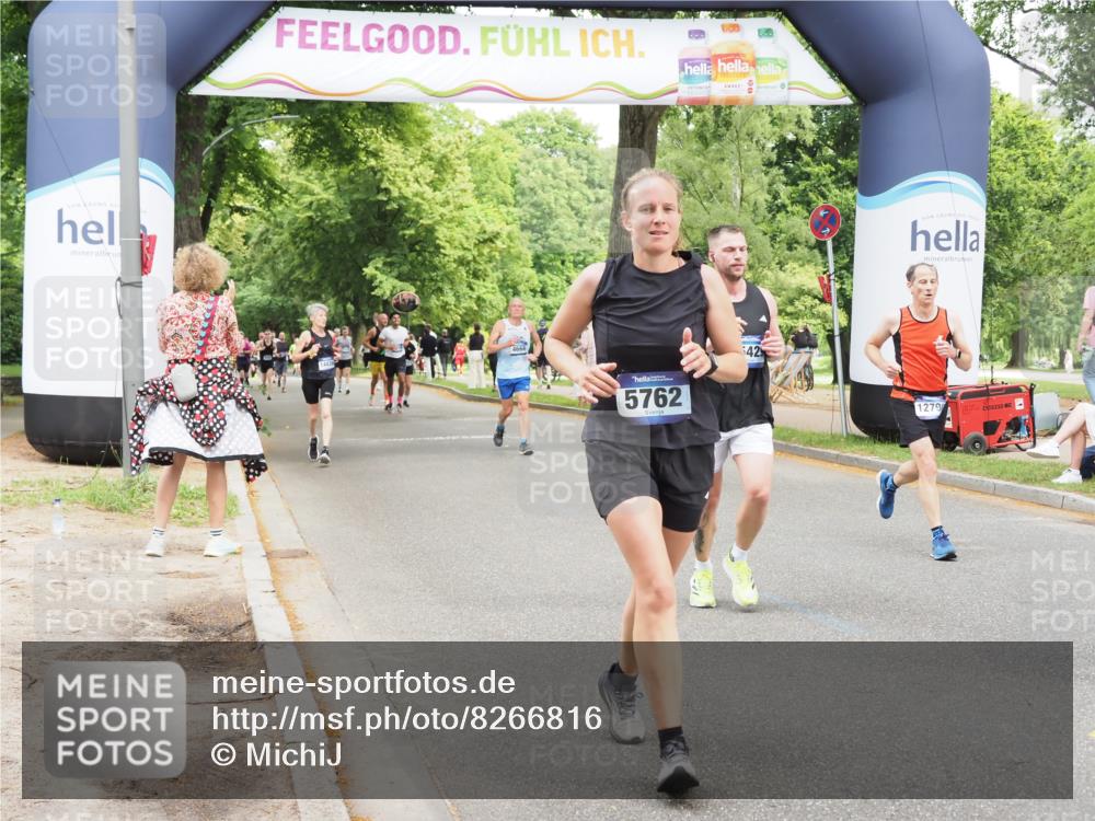 29.06.2025 - hella hamburg halbmarathon MichiJ http://msf.ph/oto/8266816 29.06.2025 10:54:43 Zwischen KM18-KM19 1079, 4169, 4666, 5762, 6517, 7685, 8971, 10372, 12418, 12790, 14436, 14869, 15429 meine-sportfotos.de
