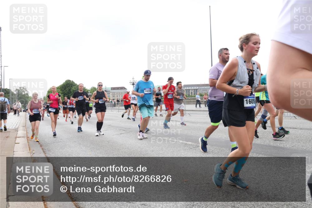 29.06.2025 - hella hamburg halbmarathon Lena Gebhardt http://msf.ph/oto/8266826 29.06.2025 10:46:14 Lombardsbrücke 1004, 1100, 1104, 1421, 1426, 1429, 1465, 1532, 1555, 1608, 1837, 1854, 1867, 1868, 1983, 2398, 2423, 2500, 2522, 2697, 2773, 2813, 2951, 2954, 2965, 3410, 4104, 4119, 4223, 4317, 4448, 4572, 5635, 5697, 5703, 5769, 5770, 5854, 5892, 6068, 6133, 6333, 6392, 6623, 7268, 7303, 7356, 7364, 7368, 7374, 7605, 7894, 7960, 7983, 8047, 8700, 9120, 9121, 9129, 9337, 9426, 9445, 10153, 10327, 10329, 10367, 10511, 11358, 11361, 11876, 11910, 12298, 12333, 12507, 12522 meine-sportfotos.de