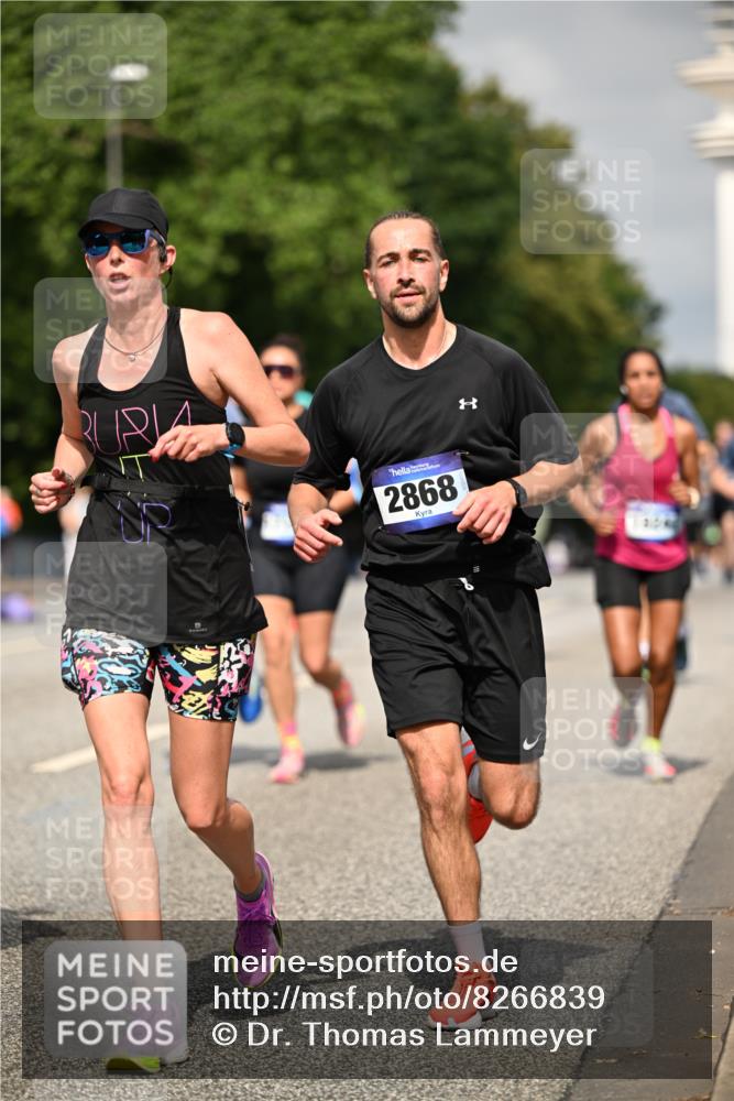29.06.2025 - hella hamburg halbmarathon Dr. Thomas Lammeyer http://msf.ph/oto/8266839 29.06.2025 10:14:57 Kennedybrücke 1548, 1781, 2868, 4287, 5182, 5440, 5653, 5806, 8171, 8561, 8807, 8810, 10196, 11149 meine-sportfotos.de