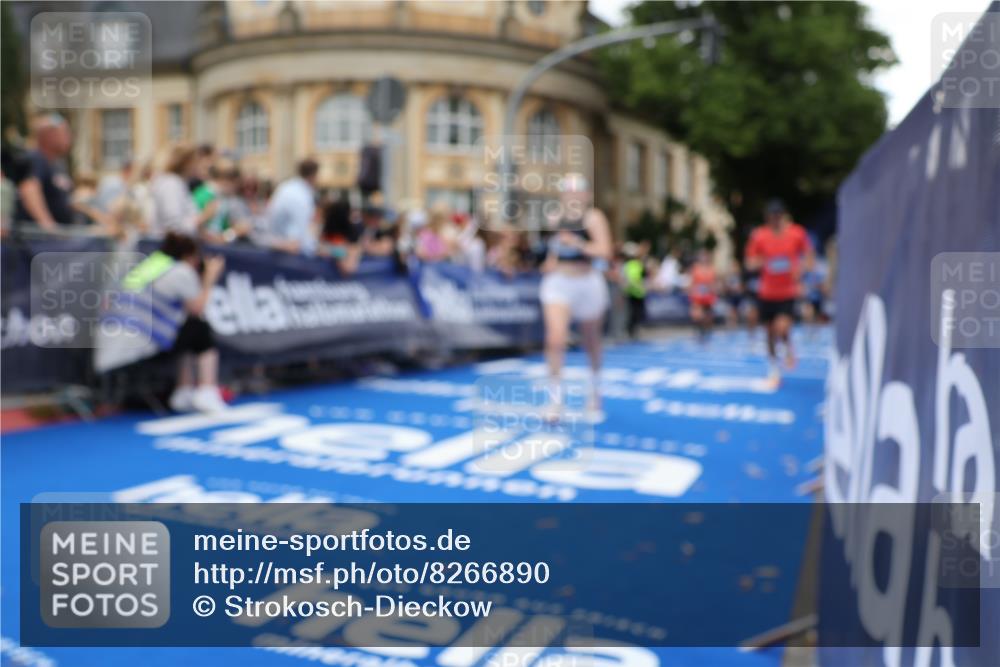 29.06.2025 - hella hamburg halbmarathon Strokosch-Dieckow http://msf.ph/oto/8266890 29.06.2025 10:45:28 Ziel 1697, 2138, 2415, 3186, 5623, 6831, 8374, 8668, 11469, 12154, 12277, 12643, 14062, 14703, 15666, 16725, 17499, 18407, 18638, 18878 meine-sportfotos.de