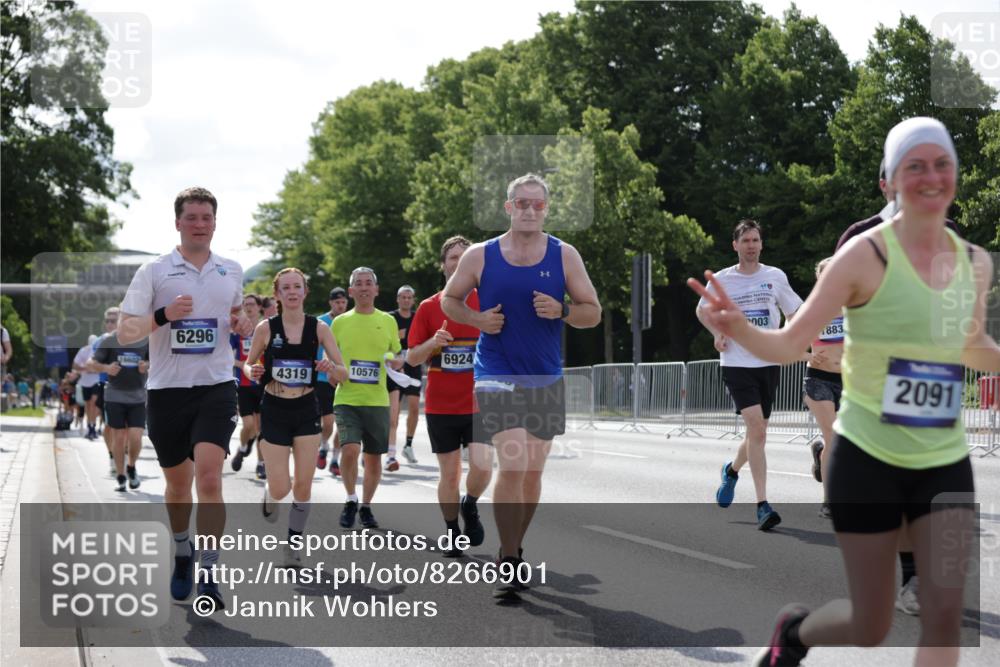 29.06.2025 - hella hamburg halbmarathon Jannik Wohlers http://msf.ph/oto/8266901 29.06.2025 10:00:55 Lombardsbrücke 1130, 1387, 1420, 2006, 2091, 2354, 2363, 2936, 3425, 3663, 4068, 4249, 4319, 4370, 4649, 5675, 6087, 0000, 6591, 6835, 6924, 7287, 7846, 8030, 8045, 8046, 8191, 8691, 9932, 10383, 10576, 11465, 11937, 12475, 13516, 13551, 13699, 14867, 15083, 15240, 15550, 15637, 15726, 16517, 16530, 16602, 17387, 17543, 17739, 17890, 18029, 18290, 18327, 18355, 18796, 18833, 19002, 19003 meine-sportfotos.de