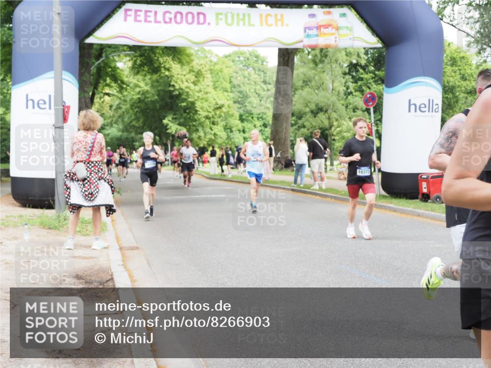 29.06.2025 - hella hamburg halbmarathon MichiJ http://msf.ph/oto/8266903 29.06.2025 10:54:44 Zwischen KM18-KM19 1079, 4169, 4666, 5762, 6517, 7685, 8971, 10372, 12418, 12790, 14436, 14869, 15429 meine-sportfotos.de