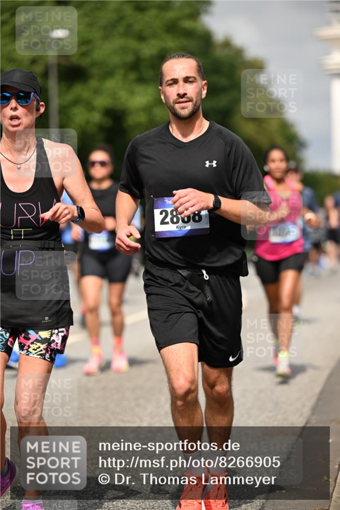 29.06.2025 - hella hamburg halbmarathon Dr. Thomas Lammeyer http://msf.ph/oto/8266905 29.06.2025 10:14:57 Kennedybrücke 1548, 1781, 2868, 4287, 5182, 5440, 5653, 5806, 8171, 8561, 8807, 8810, 10196, 11149 meine-sportfotos.de