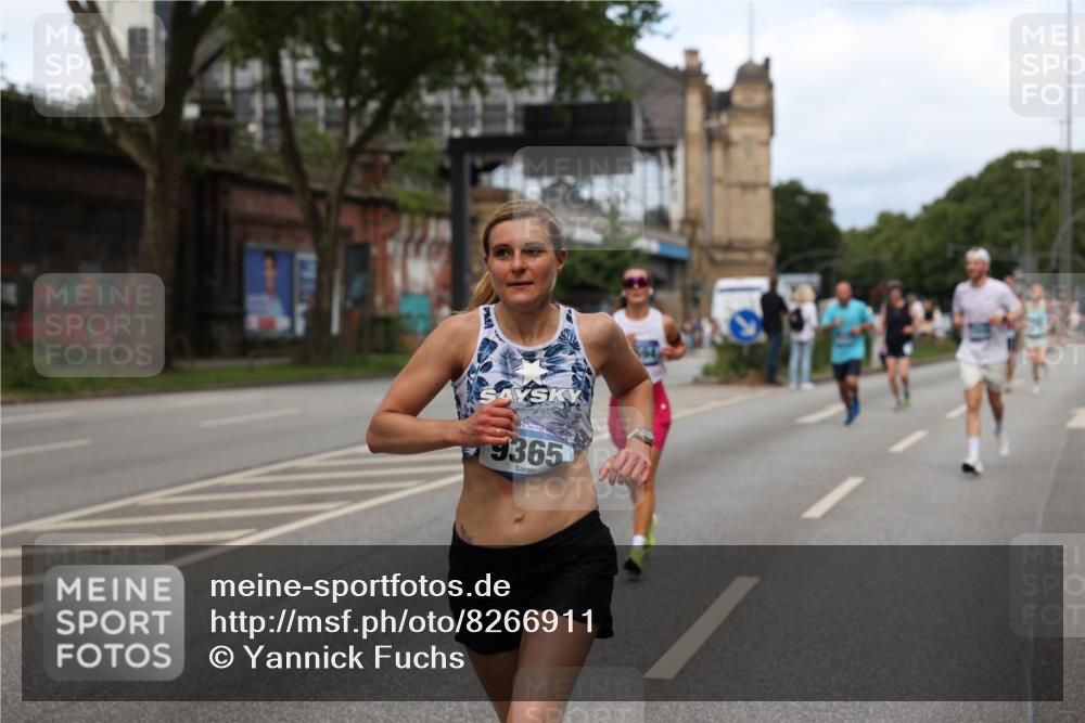 29.06.2025 - hella hamburg halbmarathon Yannick Fuchs http://msf.ph/oto/8266911 29.06.2025 10:36:46 20KM 1169, 1209, 1256, 1312, 1512, 1903, 1962, 3523, 4823, 5436, 5682, 6639, 6721, 6770, 7105, 7116, 7363, 7693, 7765, 8694, 9365, 12098, 13446, 13483, 13709, 13725, 14811, 15175, 15270, 15654, 15846, 16281, 16507, 16626, 16660, 17016, 17363, 17637, 17864, 17926, 18330, 18920 meine-sportfotos.de