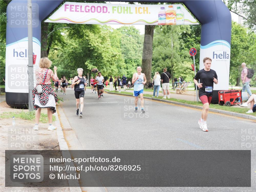 29.06.2025 - hella hamburg halbmarathon MichiJ http://msf.ph/oto/8266925 29.06.2025 10:54:44 Zwischen KM18-KM19 1079, 4169, 4666, 5762, 6517, 7685, 8971, 10372, 12418, 12790, 14436, 14869, 15429 meine-sportfotos.de