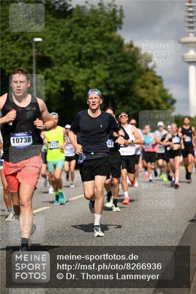 29.06.2025 - hella hamburg halbmarathon Dr. Thomas Lammeyer http://msf.ph/oto/8266936 29.06.2025 09:52:23 Kennedybrücke 1042, 1571, 1600, 2262, 3547, 4062, 4359, 4381, 5003, 6037, 6047, 6993, 7310, 7482, 7981, 8002, 8121, 8571, 9640, 9643, 10190, 10451, 10738, 10877, 11106, 11423 meine-sportfotos.de