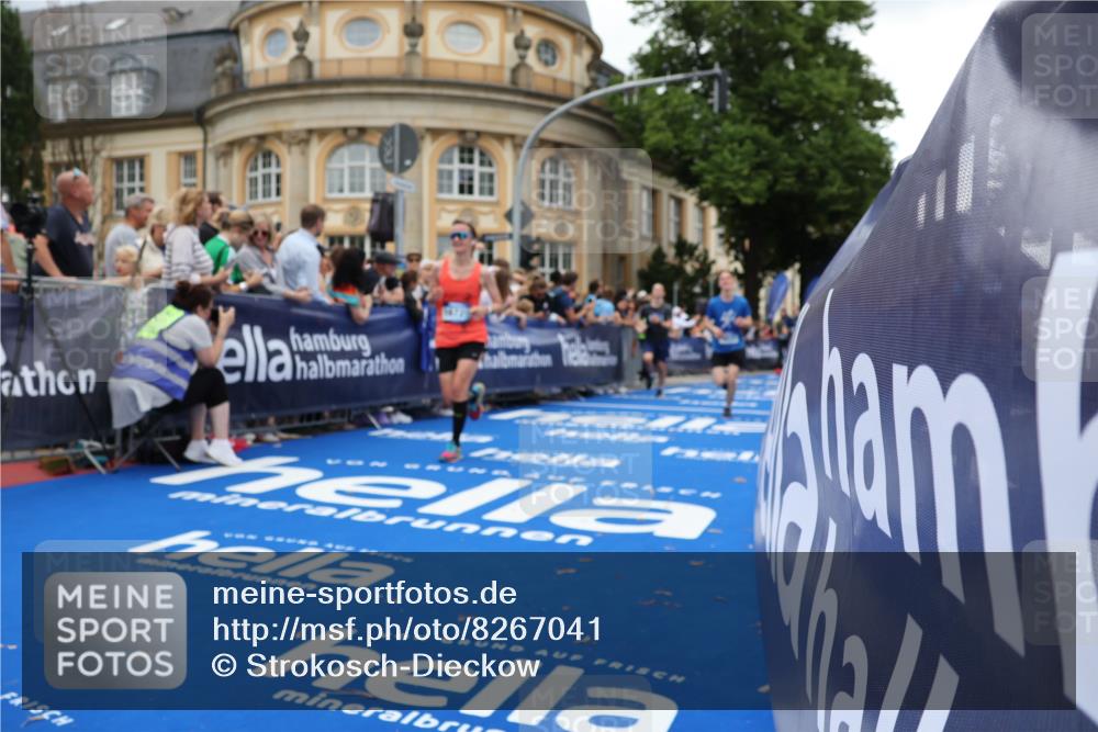 29.06.2025 - hella hamburg halbmarathon Strokosch-Dieckow http://msf.ph/oto/8267041 29.06.2025 10:45:31 Ziel 2138, 2415, 5623, 6831, 8374, 8668, 11291, 11495, 12154, 12277, 12643, 14062, 14764, 15666, 16725, 17674, 18407, 18638, 18862, 18878 meine-sportfotos.de