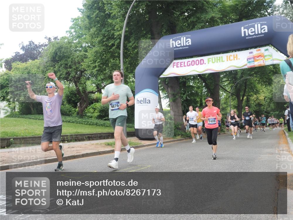 29.06.2025 - hella hamburg halbmarathon KatJ http://msf.ph/oto/8267173 29.06.2025 10:39:20 Zwischen KM18-KM19 1098, 6776, 7409, 8139 meine-sportfotos.de