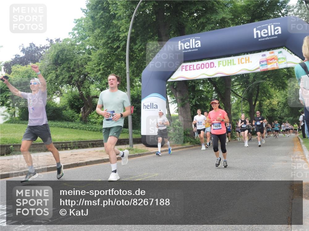 29.06.2025 - hella hamburg halbmarathon KatJ http://msf.ph/oto/8267188 29.06.2025 10:39:20 Zwischen KM18-KM19 1098, 6776, 7409, 8139 meine-sportfotos.de