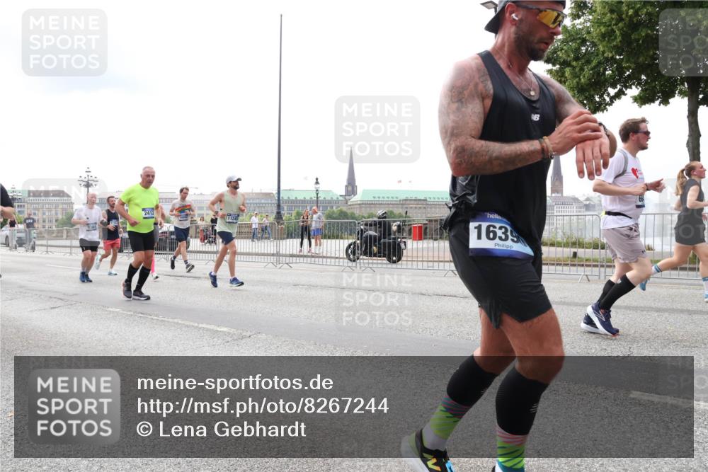 29.06.2025 - hella hamburg halbmarathon Lena Gebhardt http://msf.ph/oto/8267244 29.06.2025 10:34:45 Lombardsbrücke 1025, 1672, 2023, 2355, 2412, 2464, 2510, 2511, 2801, 3130, 3420, 4540, 4824, 4826, 4884, 5453, 5609, 6034, 6105, 6171, 6310, 6329, 6335, 6379, 6397, 6571, 6574, 6843, 7020, 7299, 7386, 7644, 7733, 8369, 8705, 8793, 8965, 9122, 9164, 9248, 9379, 9448, 9514, 10335, 10358, 10464, 10564, 10606, 10674, 11122, 11245, 11646, 11872, 12019, 12164, 12236, 12382, 12764, 13957, 15477, 16238, 16311, 16390, 16682, 16919, 17230, 18158, 18941 meine-sportfotos.de