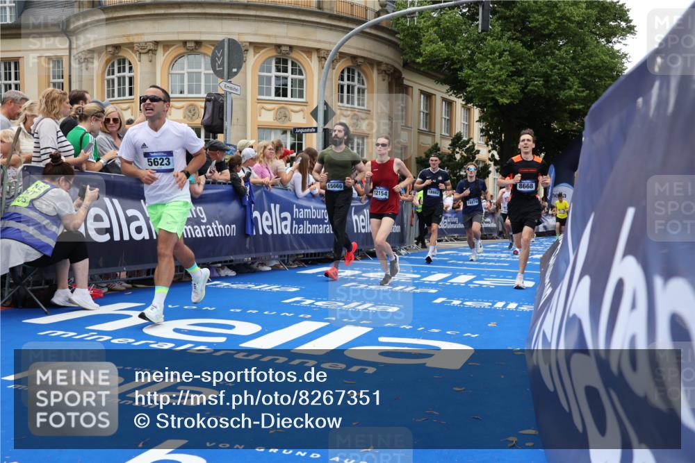 29.06.2025 - hella hamburg halbmarathon Strokosch-Dieckow http://msf.ph/oto/8267351 29.06.2025 10:45:36 Ziel 2138, 2415, 5047, 5623, 6071, 6711, 6831, 8374, 8668, 11291, 11495, 12154, 14062, 14764, 15666, 16617, 17332, 17674, 18862, 18878 meine-sportfotos.de