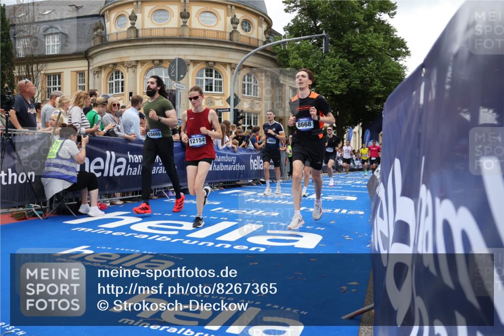 29.06.2025 - hella hamburg halbmarathon Strokosch-Dieckow http://msf.ph/oto/8267365 29.06.2025 10:45:37 Ziel 2138, 2415, 5047, 5623, 6071, 6711, 6831, 8374, 8668, 11291, 11495, 12154, 14062, 14764, 15666, 16617, 17332, 17674, 18862, 18878 meine-sportfotos.de