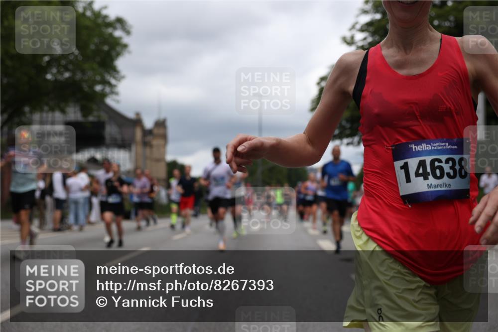 29.06.2025 - hella hamburg halbmarathon Yannick Fuchs http://msf.ph/oto/8267393 29.06.2025 10:48:51 20KM 1125, 1327, 1496, 1506, 1628, 2119, 2474, 2561, 2771, 2884, 2955, 3041, 3652, 3791, 3794, 3945, 4029, 4189, 4231, 4868, 4903, 4938, 5319, 6355, 6433, 6443, 6587, 6938, 8449, 8487, 8514, 8698, 8973, 10191, 10192, 10368, 10376, 11184, 11333, 11568, 11747, 11797, 11799, 11976, 12186, 12526, 12584, 12961, 13267, 13297, 13988, 14036, 14175, 14592, 14638, 14834, 14845, 14948, 15389, 15854, 15879, 16047, 16327, 17842, 18031, 18380 meine-sportfotos.de