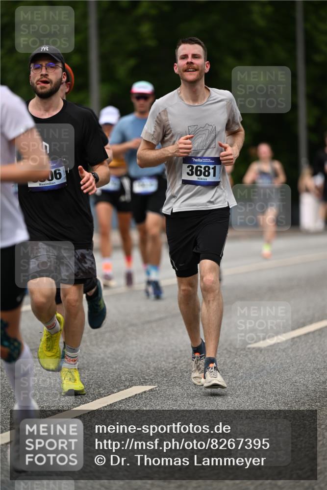 29.06.2025 - hella hamburg halbmarathon Dr. Thomas Lammeyer http://msf.ph/oto/8267395 29.06.2025 10:35:42 Kennedybrücke 1235, 1844, 2672, 2831, 2832, 3396, 3424, 3571, 3681, 4877, 4953, 5165, 5350, 5846, 5965, 6160, 6344, 6573, 6640, 7120, 8304, 8806, 9078, 9104, 9183, 9478, 9882, 9883, 10148, 10240, 10421, 10435, 10653, 11178 meine-sportfotos.de