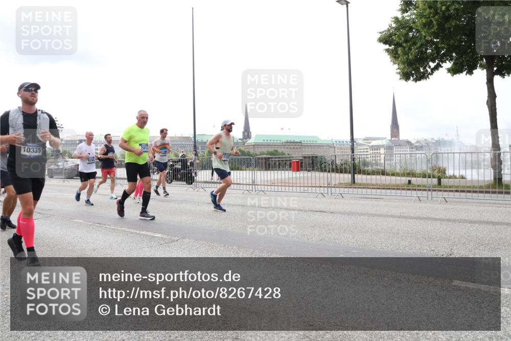 29.06.2025 - hella hamburg halbmarathon Lena Gebhardt http://msf.ph/oto/8267428 29.06.2025 10:34:46 Lombardsbrücke 1025, 1672, 2023, 2355, 2412, 2510, 2511, 2801, 3130, 3420, 4540, 4824, 4826, 4884, 5453, 5609, 6034, 6105, 6171, 6310, 6329, 6335, 6379, 6397, 6571, 6574, 6843, 7020, 7299, 7386, 7644, 7733, 8369, 8705, 8793, 8965, 9122, 9164, 9248, 9379, 9448, 9514, 10335, 10358, 10464, 10564, 10606, 10674, 11122, 11245, 11646, 11872, 12019, 12164, 12236, 12382, 12764, 13957, 15477, 16238, 16311, 16390, 16682, 16919, 17230, 18158, 18941 meine-sportfotos.de