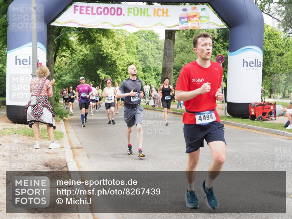 29.06.2025 - hella hamburg halbmarathon MichiJ http://msf.ph/oto/8267439 29.06.2025 10:54:55 Zwischen KM18-KM19 2852, 4494, 6089, 6181, 8279, 9527, 10791, 11720, 15150, 16186 meine-sportfotos.de