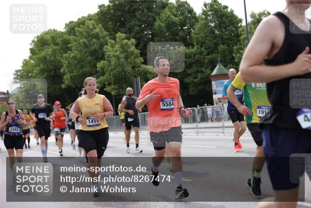 29.06.2025 - hella hamburg halbmarathon Jannik Wohlers http://msf.ph/oto/8267474 29.06.2025 10:33:35 Lombardsbrücke 1417, 1705, 1787, 2265, 2482, 2496, 2526, 2933, 3264, 3340, 3345, 3829, 3848, 4479, 4807, 4942, 5561, 5566, 5584, 5691, 6364, 6515, 6516, 6956, 7027, 7565, 8202, 8277, 8375, 8377, 8383, 8401, 9094, 9875, 9995, 10007, 10071, 10800, 11092, 11111, 11237, 11432, 11642, 11668, 12330, 12562, 13401, 13485, 13535, 13741, 13934, 14032, 14058, 14873, 14919, 15792, 15845, 16115, 16578, 17440, 17953, 19145, 19164 meine-sportfotos.de