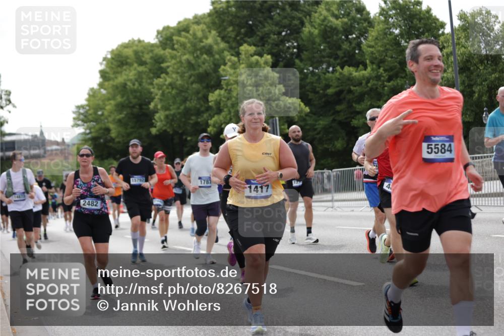 29.06.2025 - hella hamburg halbmarathon Jannik Wohlers http://msf.ph/oto/8267518 29.06.2025 10:33:36 Lombardsbrücke 1417, 1705, 1787, 2265, 2482, 2496, 2526, 2933, 3264, 3340, 3345, 3829, 3848, 4479, 4807, 4942, 5561, 5566, 5584, 5691, 6364, 6515, 6516, 6956, 7027, 7565, 8202, 8277, 8375, 8377, 8383, 8401, 9094, 9875, 9995, 10007, 10071, 10800, 11092, 11111, 11237, 11432, 11642, 11668, 12330, 12562, 13401, 13485, 13535, 13741, 13934, 14032, 14058, 14873, 14919, 15792, 15845, 16115, 16578, 17440, 17953, 18044, 19145, 19164 meine-sportfotos.de