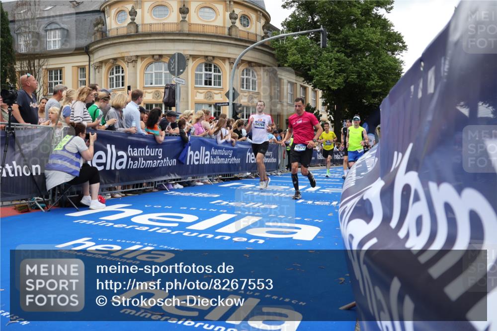 29.06.2025 - hella hamburg halbmarathon Strokosch-Dieckow http://msf.ph/oto/8267553 29.06.2025 10:45:41 Ziel 4345, 4854, 5047, 6071, 6290, 6711, 7385, 8668, 11291, 11495, 12154, 13975, 14374, 14764, 15666, 16617, 17332, 17674, 17835, 18862, 18878 meine-sportfotos.de