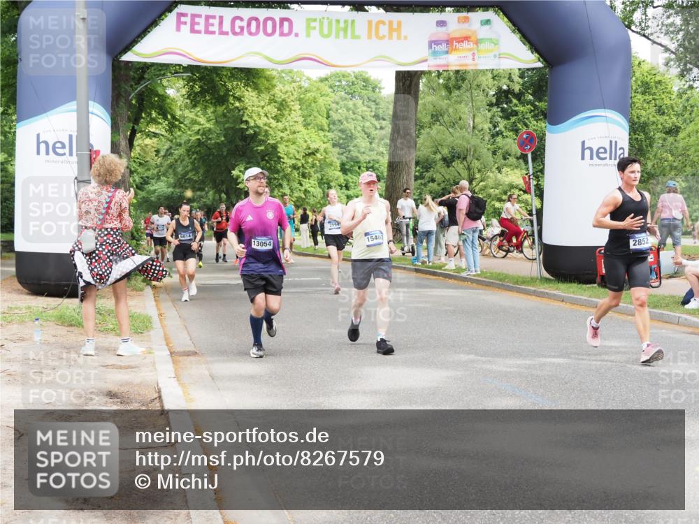 29.06.2025 - hella hamburg halbmarathon MichiJ http://msf.ph/oto/8267579 29.06.2025 10:54:58 Zwischen KM18-KM19 2594, 2852, 4494, 6014, 6089, 6181, 9527, 13054, 15150, 15462, 16186 meine-sportfotos.de