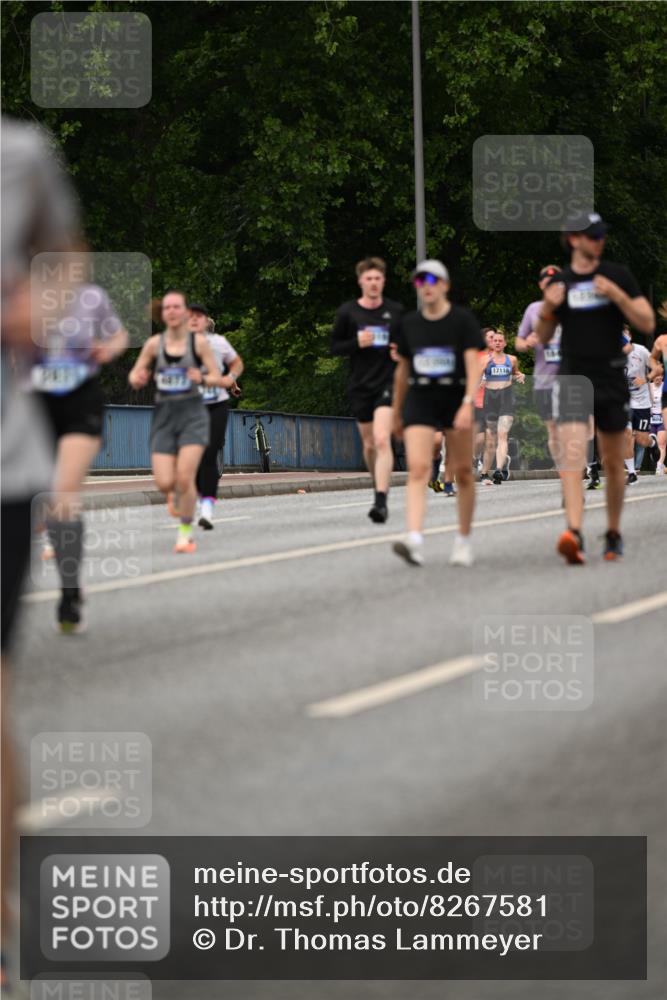 29.06.2025 - hella hamburg halbmarathon Dr. Thomas Lammeyer http://msf.ph/oto/8267581 29.06.2025 10:35:43 Kennedybrücke 1235, 1844, 2672, 2831, 2832, 3396, 3424, 3571, 3681, 4877, 4953, 5165, 5350, 5846, 5965, 6160, 6344, 6573, 6640, 7120, 7816, 8304, 8806, 9078, 9104, 9183, 9478, 9882, 9883, 10148, 10240, 10421, 10435, 10653, 11178 meine-sportfotos.de