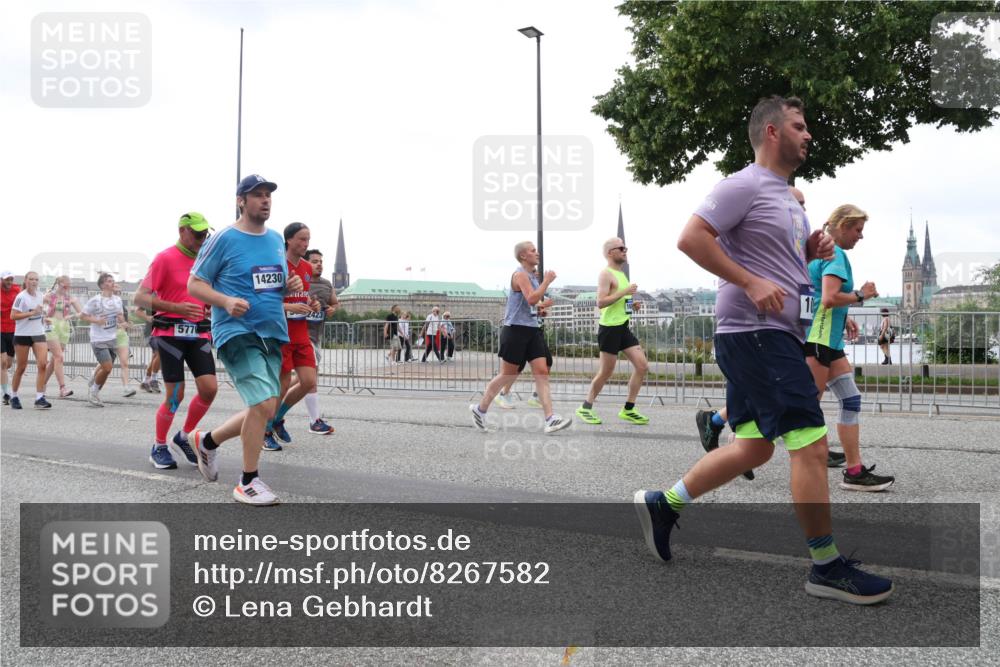 29.06.2025 - hella hamburg halbmarathon Lena Gebhardt http://msf.ph/oto/8267582 29.06.2025 10:46:15 Lombardsbrücke 1004, 1100, 1104, 1421, 1426, 1429, 1465, 1532, 1555, 1608, 1837, 1854, 1867, 1868, 2398, 2423, 2500, 2522, 2697, 2773, 2813, 2951, 2954, 2965, 3410, 4104, 4119, 4223, 4317, 4448, 4572, 5635, 5697, 5703, 5769, 5770, 5854, 5892, 6068, 6124, 6133, 6161, 6333, 6392, 6623, 7268, 7303, 7356, 7364, 7368, 7374, 7605, 7894, 7960, 7983, 8047, 8551, 8700, 9120, 9121, 9129, 9337, 9426, 9445, 10153, 10327, 10329, 10367, 10511, 11358, 11361, 11876, 11910, 12298, 12333, 12507, 12522 meine-sportfotos.de