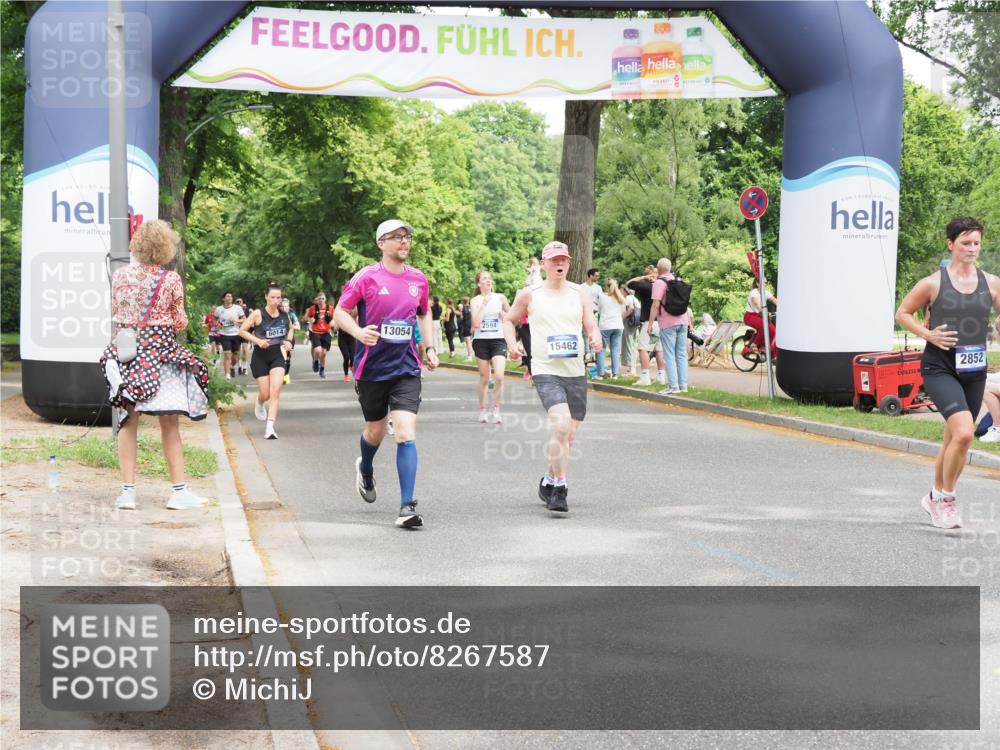 29.06.2025 - hella hamburg halbmarathon MichiJ http://msf.ph/oto/8267587 29.06.2025 10:54:58 Zwischen KM18-KM19 2594, 2852, 4494, 6014, 6089, 6181, 9527, 13054, 15150, 15462, 16186 meine-sportfotos.de