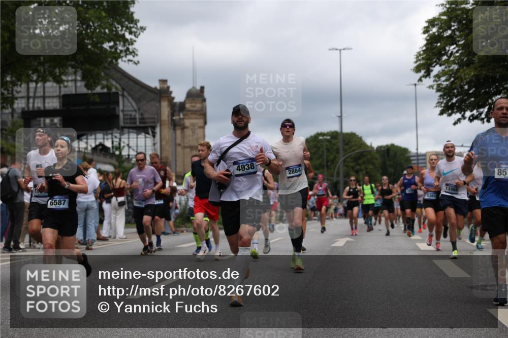 29.06.2025 - hella hamburg halbmarathon Yannick Fuchs http://msf.ph/oto/8267602 29.06.2025 10:48:52 20KM 1125, 1327, 1496, 1506, 1628, 2029, 2119, 2474, 2561, 2771, 2884, 2955, 3041, 3652, 3791, 3794, 3945, 4029, 4231, 4868, 4903, 4938, 5319, 6355, 6433, 6443, 6587, 6891, 6938, 8487, 8514, 8698, 8973, 10191, 10192, 10368, 10376, 11184, 11333, 11568, 11747, 11797, 11799, 11976, 12186, 12526, 12584, 12961, 13267, 13988, 14036, 14175, 14592, 14638, 14834, 14845, 14948, 15389, 15854, 15868, 15879, 16047, 16327, 17842, 18031, 18380 meine-sportfotos.de