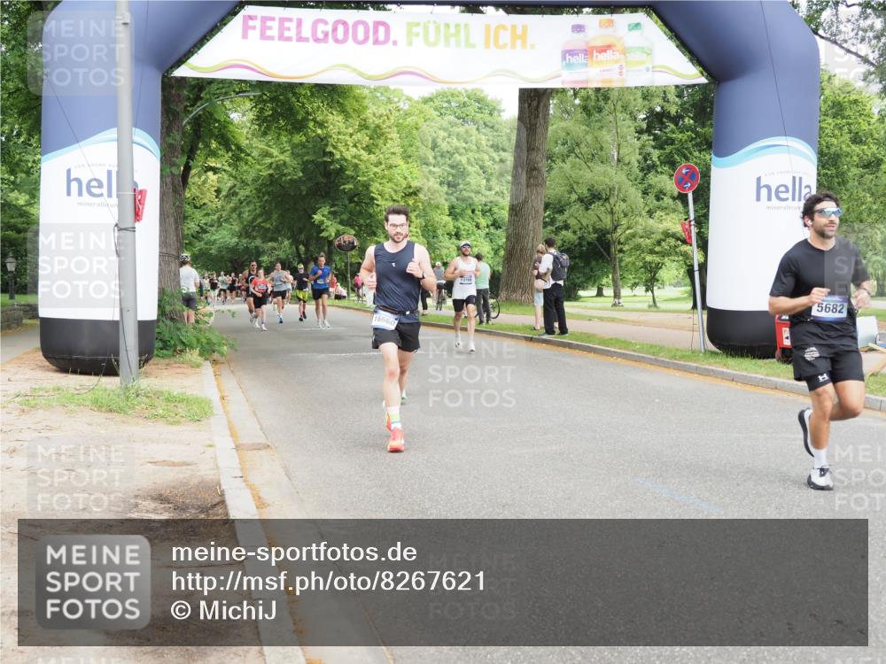 29.06.2025 - hella hamburg halbmarathon MichiJ http://msf.ph/oto/8267621 29.06.2025 10:30:49 Zwischen KM18-KM19 5682, 6770, 9833, 10469, 15270, 16084, 16295, 16660, 17016 meine-sportfotos.de