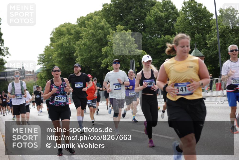 29.06.2025 - hella hamburg halbmarathon Jannik Wohlers http://msf.ph/oto/8267663 29.06.2025 10:33:36 Lombardsbrücke 1417, 1705, 1787, 2265, 2482, 2496, 2526, 2933, 3264, 3340, 3345, 3829, 3848, 4479, 4807, 4942, 5561, 5566, 5584, 5691, 6364, 6515, 6516, 6956, 7027, 7565, 8202, 8277, 8375, 8377, 8383, 8401, 9094, 9875, 9995, 10007, 10071, 10800, 11092, 11111, 11237, 11432, 11642, 11668, 12330, 12562, 13401, 13485, 13535, 13741, 13934, 14032, 14058, 14873, 14919, 15792, 15845, 16115, 16578, 17440, 17953, 18044, 19145, 19164 meine-sportfotos.de
