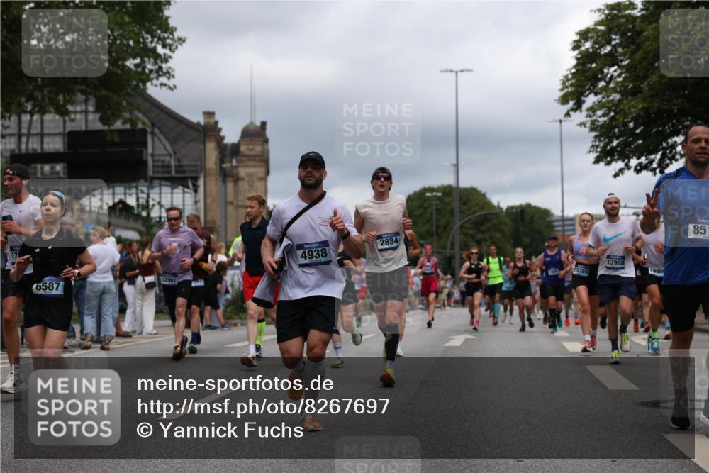 29.06.2025 - hella hamburg halbmarathon Yannick Fuchs http://msf.ph/oto/8267697 29.06.2025 10:48:52 20KM 1125, 1327, 1496, 1506, 1628, 2029, 2119, 2474, 2561, 2771, 2884, 2955, 3041, 3652, 3791, 3794, 3945, 4029, 4231, 4868, 4903, 4938, 5319, 6355, 6433, 6443, 6587, 6891, 6938, 8487, 8514, 8698, 8973, 10191, 10192, 10368, 10376, 11184, 11333, 11568, 11747, 11797, 11799, 11976, 12186, 12526, 12584, 12961, 13267, 13988, 14036, 14175, 14592, 14638, 14834, 14845, 14948, 15389, 15854, 15868, 15879, 16047, 16327, 17842, 18031, 18380 meine-sportfotos.de