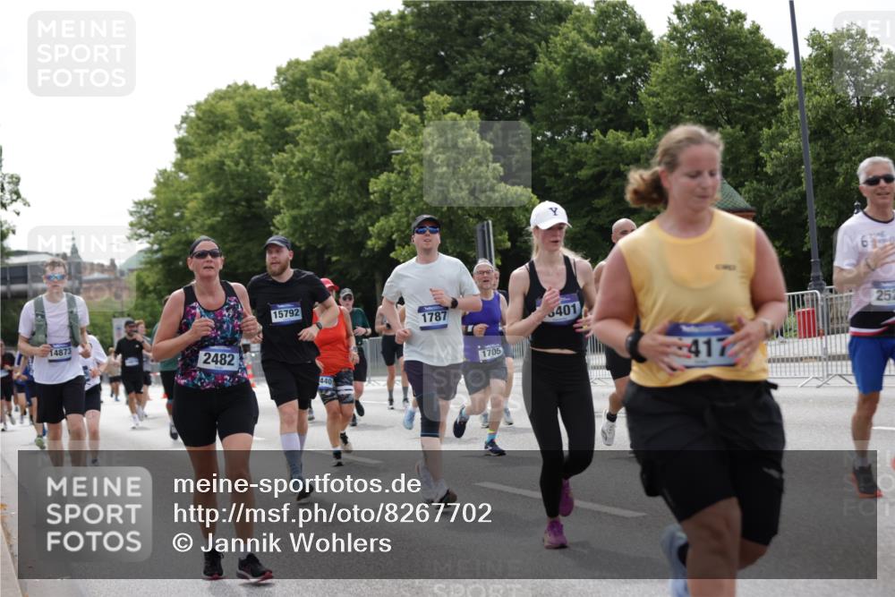 29.06.2025 - hella hamburg halbmarathon Jannik Wohlers http://msf.ph/oto/8267702 29.06.2025 10:33:36 Lombardsbrücke 1417, 1705, 1787, 2265, 2482, 2496, 2526, 2933, 3264, 3340, 3345, 3829, 3848, 4479, 4807, 4942, 5561, 5566, 5584, 5691, 6364, 6515, 6516, 6956, 7027, 7565, 8202, 8277, 8375, 8377, 8383, 8401, 9094, 9875, 9995, 10007, 10071, 10800, 11092, 11111, 11237, 11432, 11642, 11668, 12330, 12562, 13401, 13485, 13535, 13741, 13934, 14032, 14058, 14873, 14919, 15792, 15845, 16115, 16578, 17440, 17953, 18044, 19145, 19164 meine-sportfotos.de
