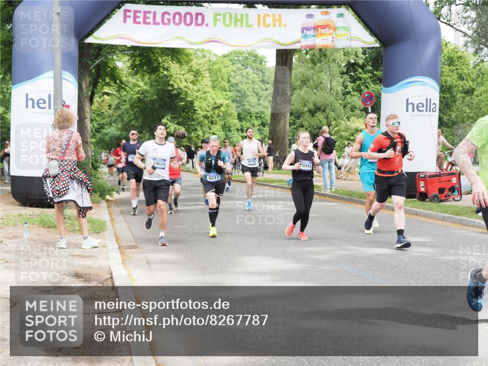 29.06.2025 - hella hamburg halbmarathon MichiJ http://msf.ph/oto/8267787 29.06.2025 10:55:04 Zwischen KM18-KM19 1785, 2594, 4950, 5670, 6014, 7741, 8217, 10343, 12556, 13054, 14785, 15462 meine-sportfotos.de
