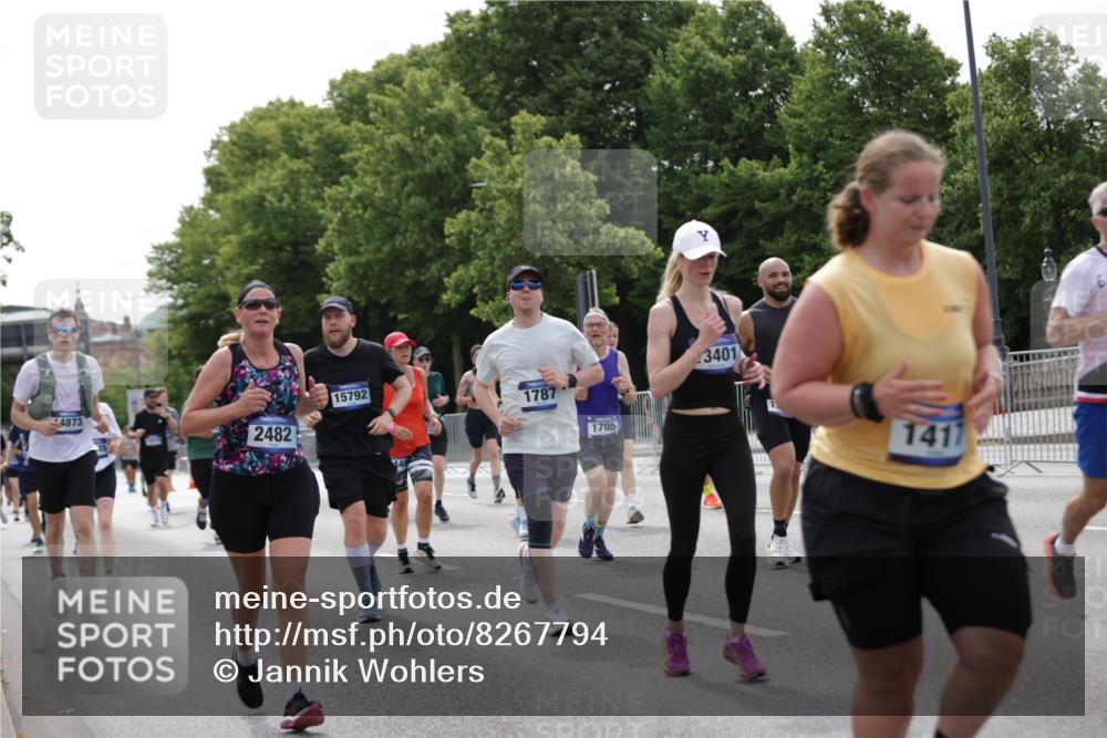 29.06.2025 - hella hamburg halbmarathon Jannik Wohlers http://msf.ph/oto/8267794 29.06.2025 10:33:37 Lombardsbrücke 1417, 1705, 1787, 2265, 2482, 2496, 2526, 2933, 3264, 3340, 3345, 3829, 3848, 4479, 4807, 5561, 5584, 5691, 6364, 6516, 6956, 7027, 7565, 8202, 8277, 8375, 8377, 8383, 8401, 9094, 9875, 9995, 10007, 10071, 10800, 11092, 11111, 11237, 11432, 11642, 11668, 12330, 12562, 12896, 13401, 13485, 13535, 13741, 13934, 14032, 14047, 14058, 14873, 14919, 15792, 15845, 16115, 16578, 17440, 17789, 17953, 18044, 19145, 19164 meine-sportfotos.de