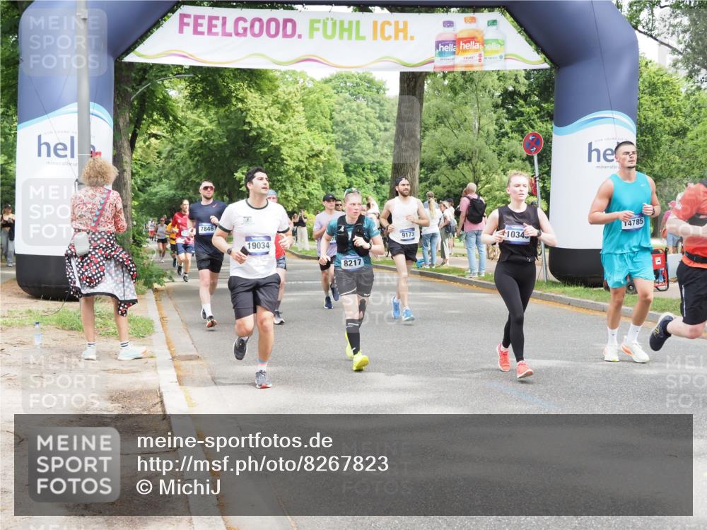 29.06.2025 - hella hamburg halbmarathon MichiJ http://msf.ph/oto/8267823 29.06.2025 10:55:05 Zwischen KM18-KM19 1785, 2594, 4950, 5670, 6014, 7741, 8217, 9173, 10343, 12556, 13054, 14785, 15462, 19034 meine-sportfotos.de