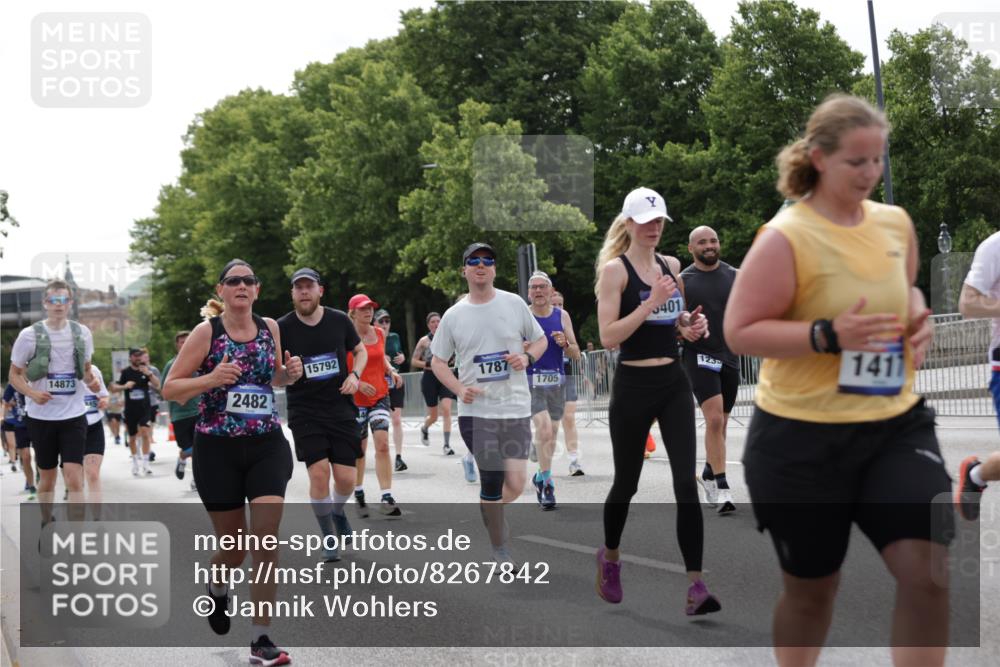 29.06.2025 - hella hamburg halbmarathon Jannik Wohlers http://msf.ph/oto/8267842 29.06.2025 10:33:37 Lombardsbrücke 1417, 1705, 1787, 2265, 2482, 2496, 2526, 2933, 3264, 3340, 3345, 3829, 3848, 4479, 4807, 5561, 5584, 5691, 6364, 6516, 6956, 7027, 7565, 8202, 8277, 8375, 8377, 8383, 8401, 9094, 9875, 9995, 10007, 10071, 10800, 11092, 11111, 11237, 11432, 11642, 11668, 12330, 12562, 12896, 13401, 13485, 13535, 13741, 13934, 14032, 14047, 14058, 14873, 14919, 15792, 15845, 16115, 16578, 17440, 17789, 17953, 18044, 19145, 19164 meine-sportfotos.de