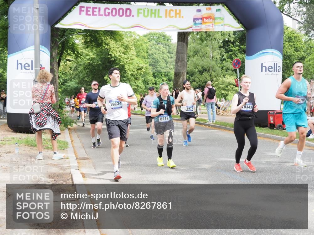 29.06.2025 - hella hamburg halbmarathon MichiJ http://msf.ph/oto/8267861 29.06.2025 10:55:05 Zwischen KM18-KM19 1785, 2594, 4950, 5670, 6014, 7741, 8217, 9173, 10343, 12556, 13054, 14785, 15462, 19034 meine-sportfotos.de