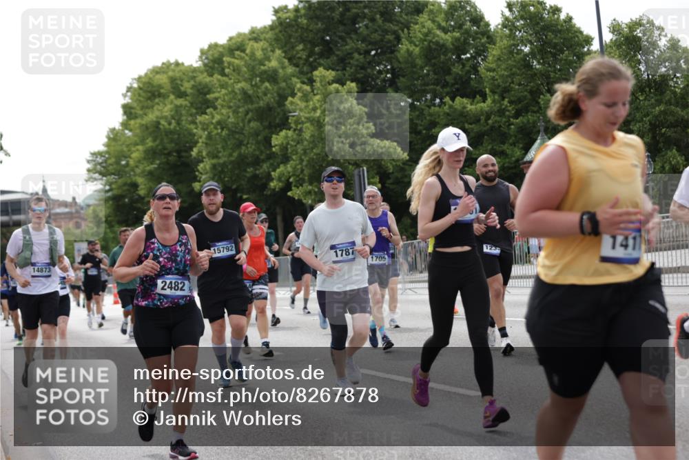 29.06.2025 - hella hamburg halbmarathon Jannik Wohlers http://msf.ph/oto/8267878 29.06.2025 10:33:37 Lombardsbrücke 1417, 1705, 1787, 2265, 2482, 2496, 2526, 2933, 3264, 3340, 3345, 3829, 3848, 4479, 4807, 5561, 5584, 5691, 6364, 6516, 6956, 7027, 7565, 8202, 8277, 8375, 8377, 8383, 8401, 9094, 9875, 9995, 10007, 10071, 10800, 11092, 11111, 11237, 11432, 11642, 11668, 12330, 12562, 12896, 13401, 13485, 13535, 13741, 13934, 14032, 14047, 14058, 14873, 14919, 15792, 15845, 16115, 16578, 17440, 17789, 17953, 18044, 19145, 19164 meine-sportfotos.de