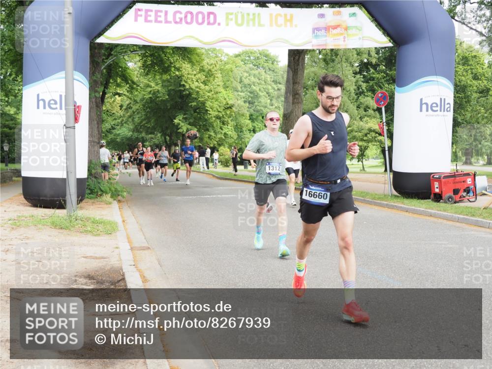 29.06.2025 - hella hamburg halbmarathon MichiJ http://msf.ph/oto/8267939 29.06.2025 10:30:50 Zwischen KM18-KM19 1312, 5682, 6770, 9833, 10469, 15270, 16084, 16295, 16660, 17016 meine-sportfotos.de
