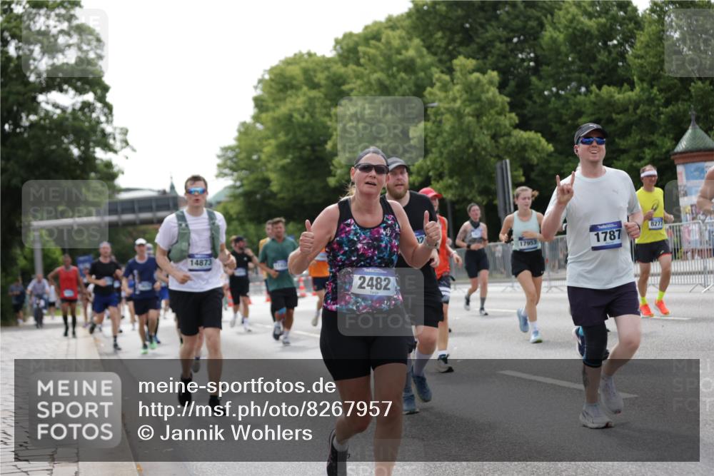 29.06.2025 - hella hamburg halbmarathon Jannik Wohlers http://msf.ph/oto/8267957 29.06.2025 10:33:37 Lombardsbrücke 1417, 1705, 1787, 2265, 2482, 2496, 2526, 2933, 3264, 3340, 3345, 3829, 3848, 4479, 4807, 5561, 5584, 5691, 6364, 6516, 6956, 7027, 7565, 8202, 8277, 8375, 8377, 8383, 8401, 9094, 9875, 9995, 10007, 10071, 10800, 11092, 11111, 11237, 11432, 11642, 11668, 12330, 12562, 12896, 13401, 13485, 13535, 13741, 13934, 14032, 14047, 14058, 14873, 14919, 15792, 15845, 16115, 16578, 17440, 17789, 17953, 18044, 19145, 19164 meine-sportfotos.de