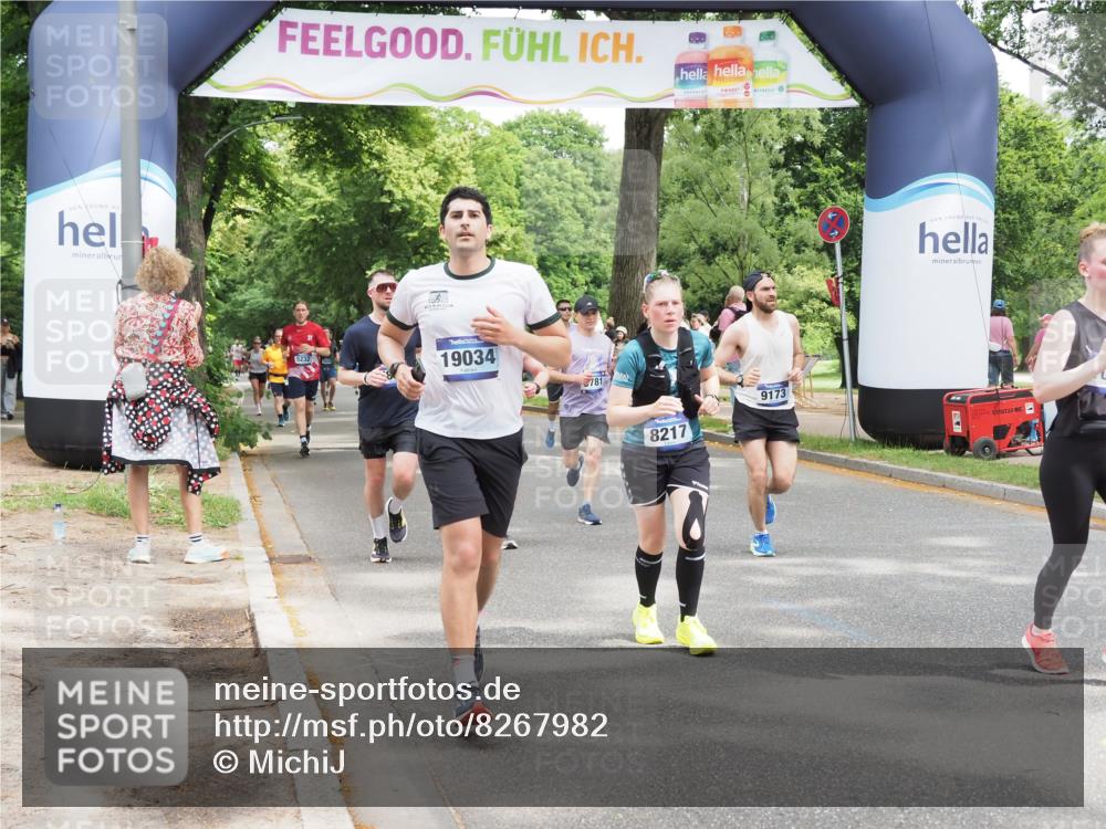29.06.2025 - hella hamburg halbmarathon MichiJ http://msf.ph/oto/8267982 29.06.2025 10:55:06 Zwischen KM18-KM19 1785, 2594, 4950, 5670, 6014, 7741, 8217, 9173, 10343, 12556, 13054, 14785, 15462, 19034 meine-sportfotos.de