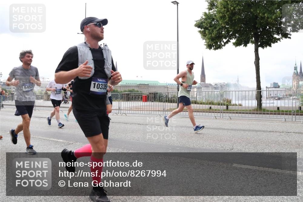 29.06.2025 - hella hamburg halbmarathon Lena Gebhardt http://msf.ph/oto/8267994 29.06.2025 10:34:47 Lombardsbrücke 1025, 1284, 1672, 1849, 2023, 2355, 2412, 2510, 2511, 2801, 3130, 3409, 3420, 4540, 4884, 5453, 5609, 6034, 6105, 6171, 6310, 6329, 6335, 6379, 6397, 6571, 6574, 6843, 7020, 7299, 7386, 7644, 7733, 8369, 8705, 8793, 8965, 9122, 9164, 9248, 9379, 9448, 9514, 10335, 10358, 10464, 10564, 10606, 10674, 11122, 11245, 11646, 11872, 12019, 12164, 12236, 12382, 12764, 13957, 15477, 16238, 16311, 16390, 16682, 16919, 17230, 18158, 18941 meine-sportfotos.de