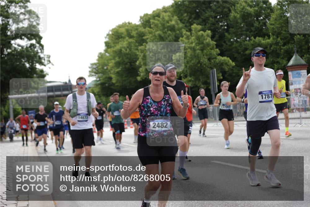 29.06.2025 - hella hamburg halbmarathon Jannik Wohlers http://msf.ph/oto/8268005 29.06.2025 10:33:37 Lombardsbrücke 1417, 1705, 1787, 2265, 2482, 2496, 2526, 2933, 3264, 3340, 3345, 3829, 3848, 4479, 4807, 5561, 5584, 5691, 6364, 6516, 6956, 7027, 7565, 8202, 8277, 8375, 8377, 8383, 8401, 9094, 9875, 9995, 10007, 10071, 10800, 11092, 11111, 11237, 11432, 11642, 11668, 12330, 12562, 12896, 13401, 13485, 13535, 13741, 13934, 14032, 14047, 14058, 14873, 14919, 15792, 15845, 16115, 16578, 17440, 17789, 17953, 18044, 19145, 19164 meine-sportfotos.de