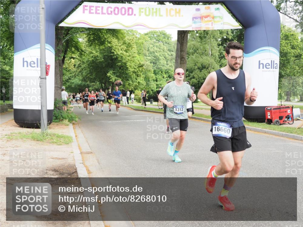 29.06.2025 - hella hamburg halbmarathon MichiJ http://msf.ph/oto/8268010 29.06.2025 10:30:50 Zwischen KM18-KM19 1312, 5682, 6770, 9833, 10469, 15270, 16084, 16295, 16660, 17016 meine-sportfotos.de