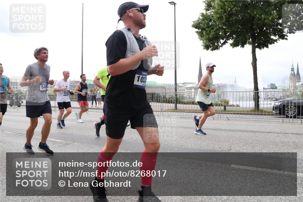 29.06.2025 - hella hamburg halbmarathon Lena Gebhardt http://msf.ph/oto/8268017 29.06.2025 10:34:47 Lombardsbrücke 1025, 1284, 1672, 1849, 2023, 2355, 2412, 2510, 2511, 2801, 3130, 3409, 3420, 4540, 4884, 5453, 5609, 6034, 6105, 6171, 6310, 6329, 6335, 6379, 6397, 6571, 6574, 6843, 7020, 7299, 7386, 7644, 7733, 8369, 8705, 8793, 8965, 9122, 9164, 9248, 9379, 9448, 9514, 10335, 10358, 10464, 10564, 10606, 10674, 11122, 11245, 11646, 11872, 12019, 12164, 12236, 12382, 12764, 13957, 15477, 16238, 16311, 16390, 16682, 16919, 17230, 18158, 18941 meine-sportfotos.de
