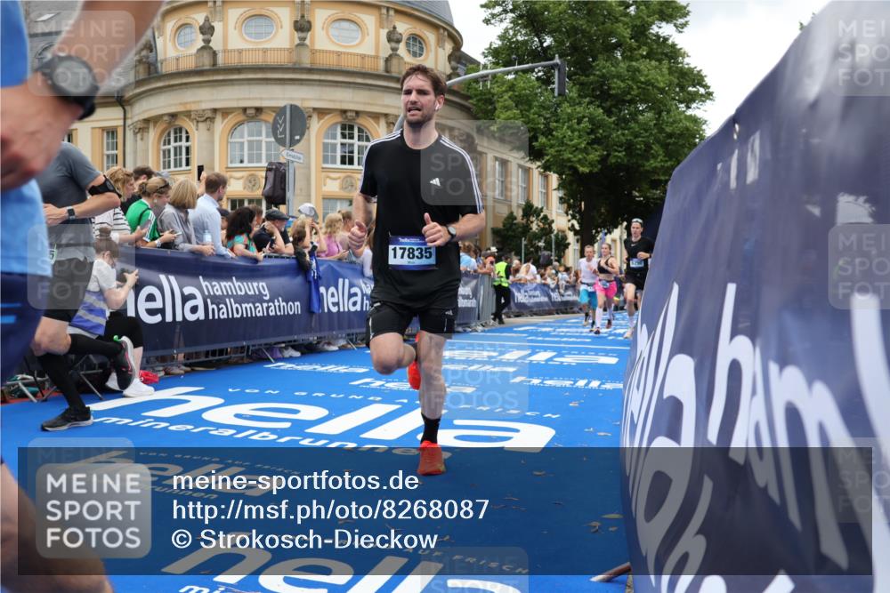 29.06.2025 - hella hamburg halbmarathon Strokosch-Dieckow http://msf.ph/oto/8268087 29.06.2025 10:45:48 Ziel 3477, 4277, 4345, 4854, 5047, 6290, 6532, 7385, 10792, 11821, 13975, 14374, 14911, 15149, 16617, 16624, 17332, 17835, 18185, 19116 meine-sportfotos.de